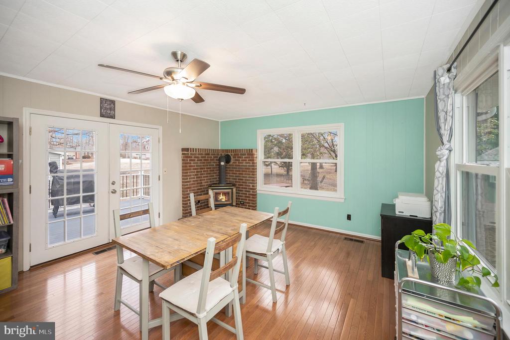 207 LIMESTONE LANE