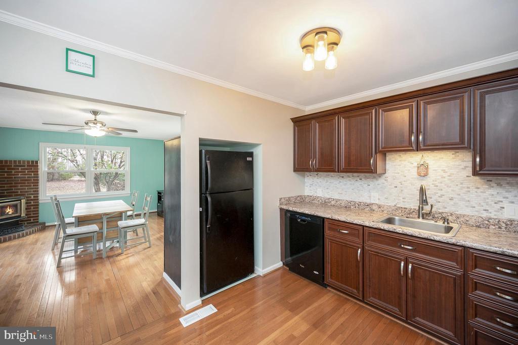 207 LIMESTONE LANE