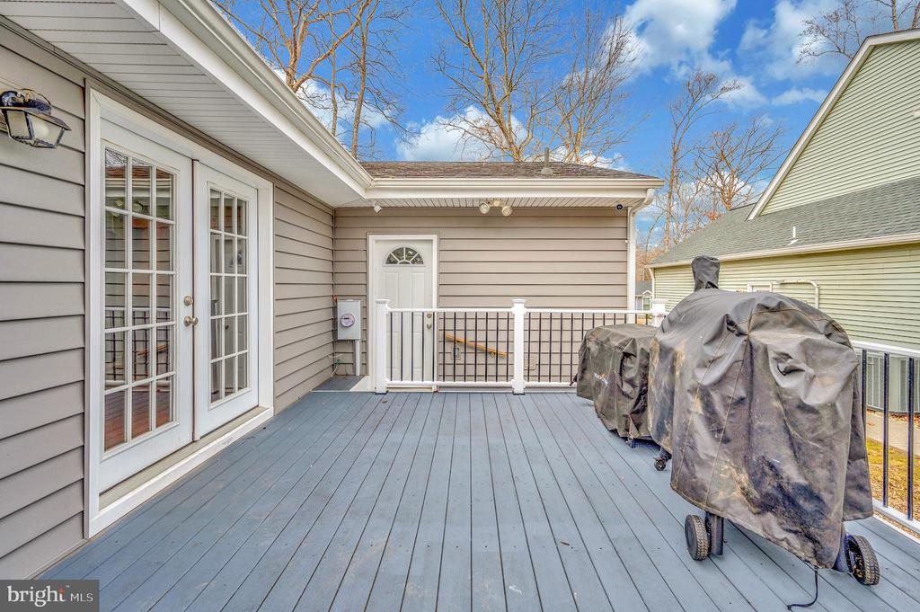 207 LIMESTONE LANE