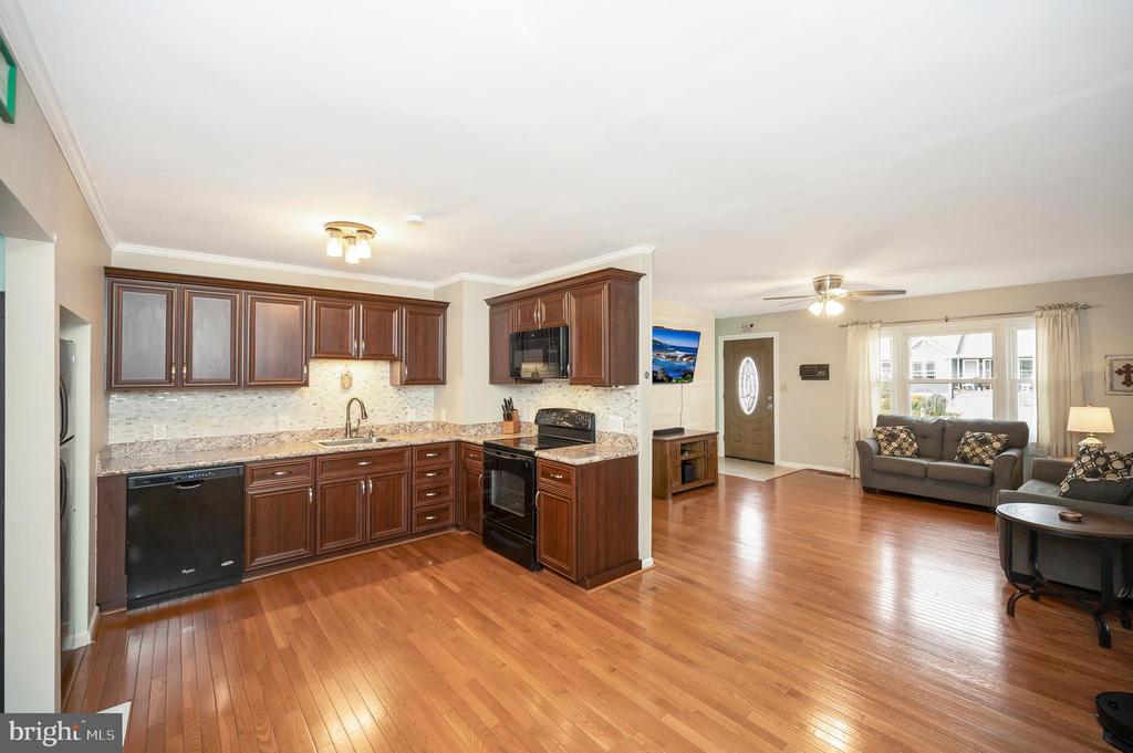 207 LIMESTONE LANE