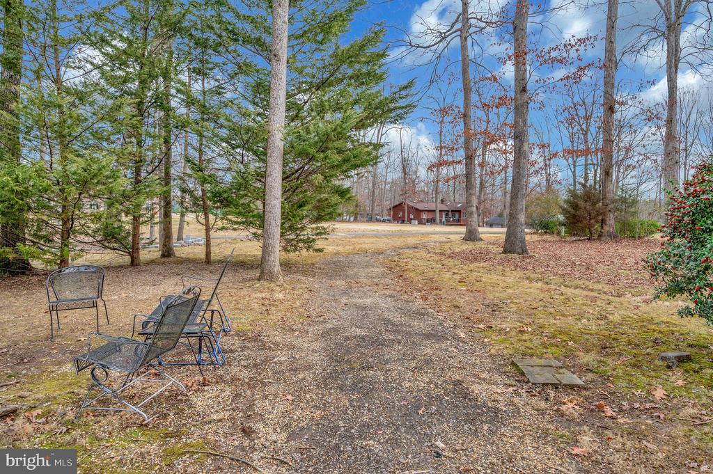 207 LIMESTONE LANE