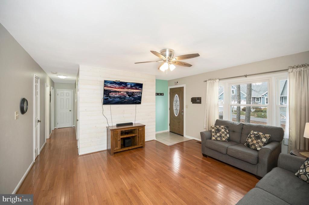 207 LIMESTONE LANE