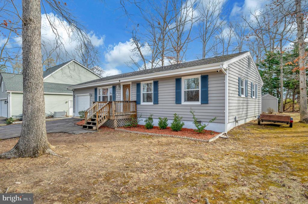 207 LIMESTONE LANE