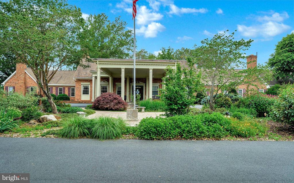 110 WAKEFIELD DRIVE