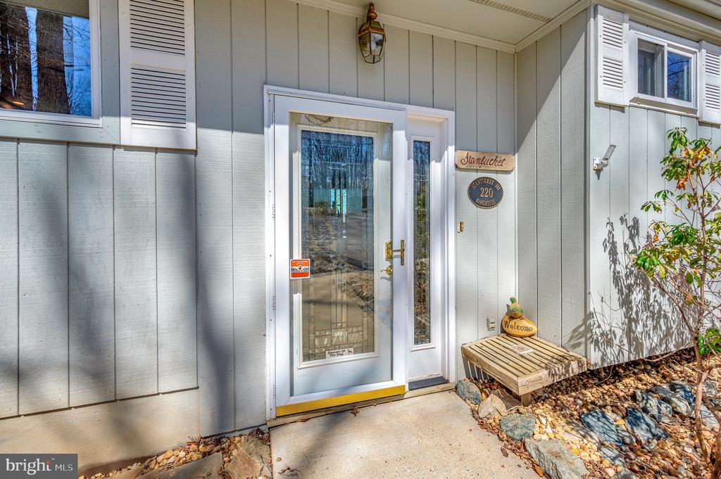 220 BIRCHSIDE CIRCLE