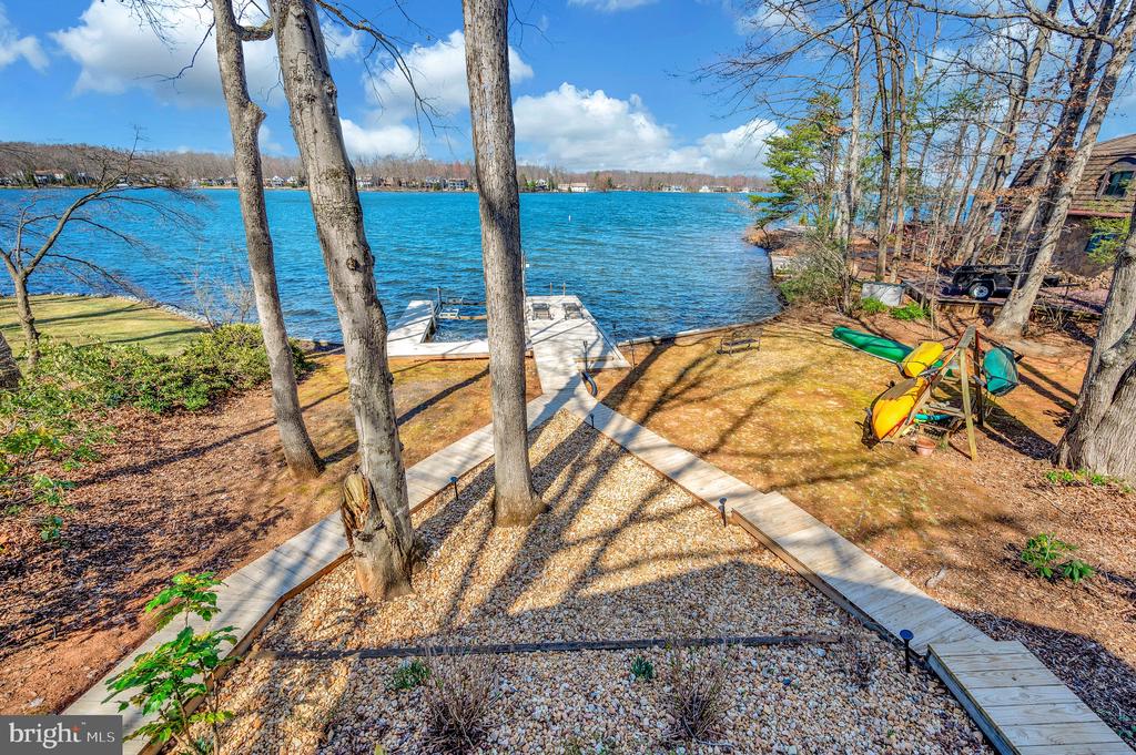 220 BIRCHSIDE CIRCLE