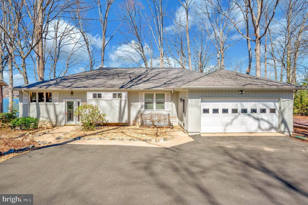 220 BIRCHSIDE CIRCLE