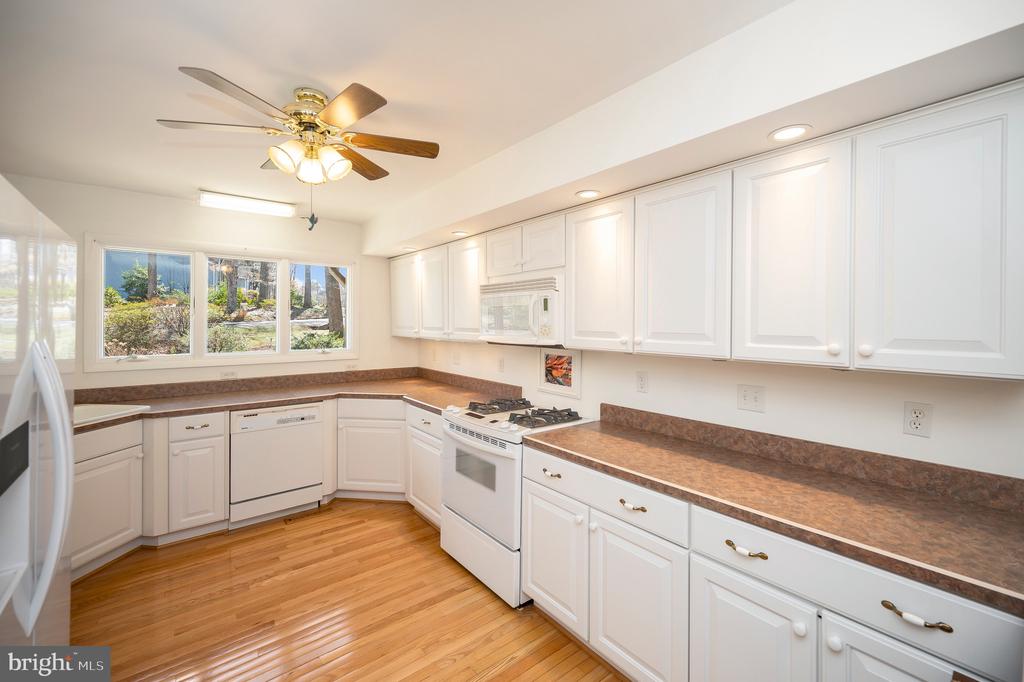 220 BIRCHSIDE CIRCLE