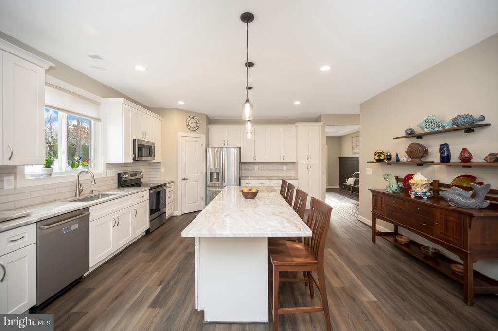 1310 LAKEVIEW PARKWAY