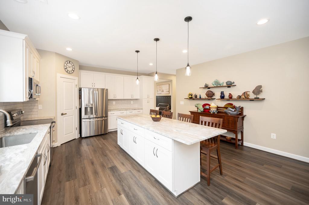 1310 LAKEVIEW PARKWAY