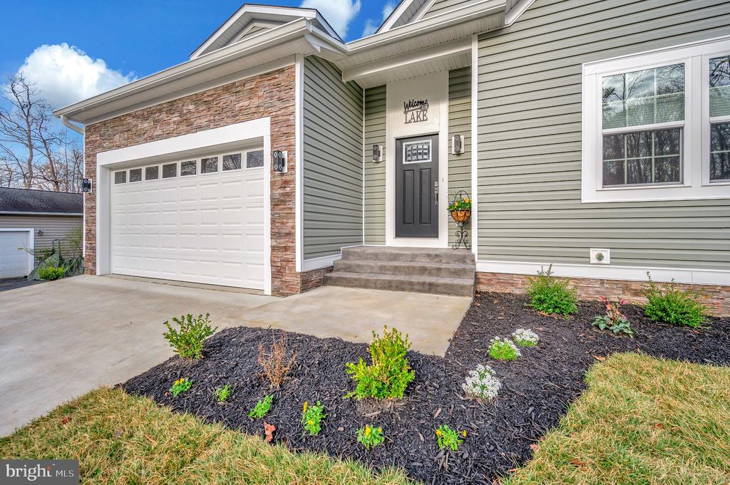 1310 LAKEVIEW PARKWAY
