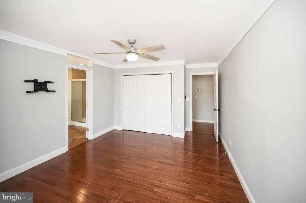 202 YORKTOWN BOULEVARD