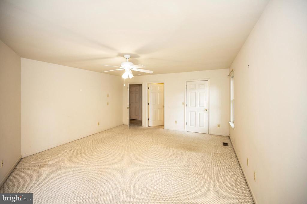 1203 CONFEDERATE DRIVE