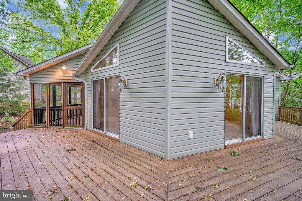 1203 CONFEDERATE DRIVE