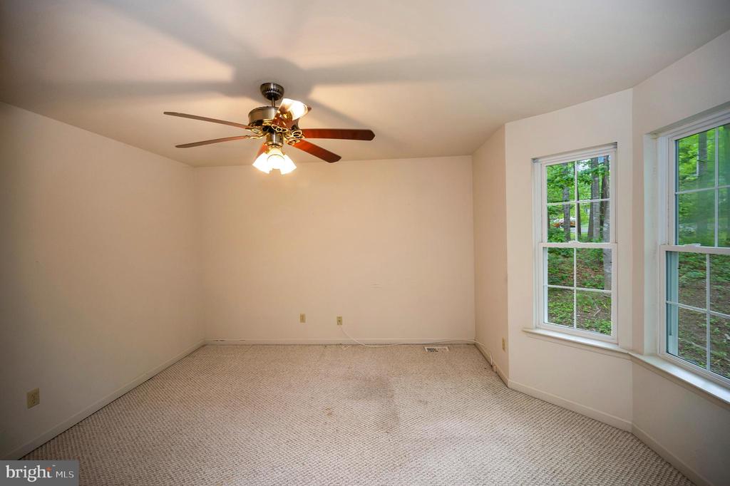 1203 CONFEDERATE DRIVE