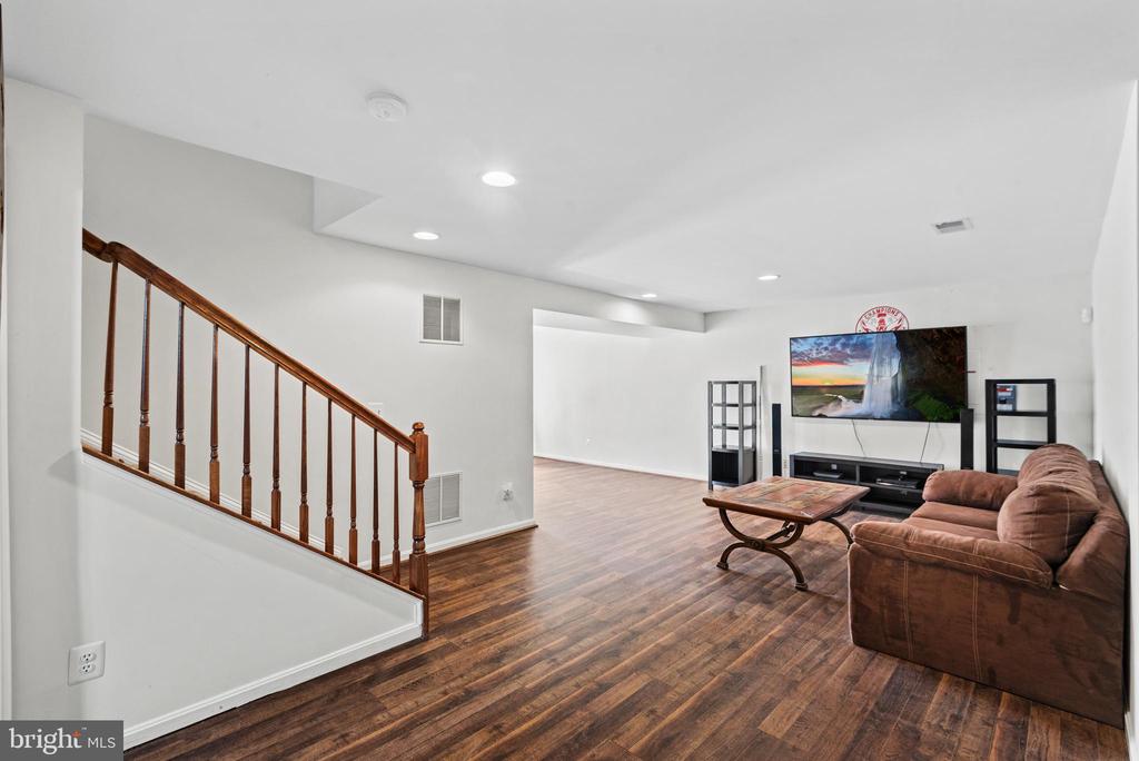 1204 SEDGWICK DRIVE