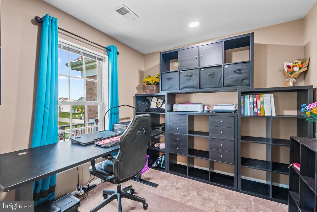 1204 SEDGWICK DRIVE