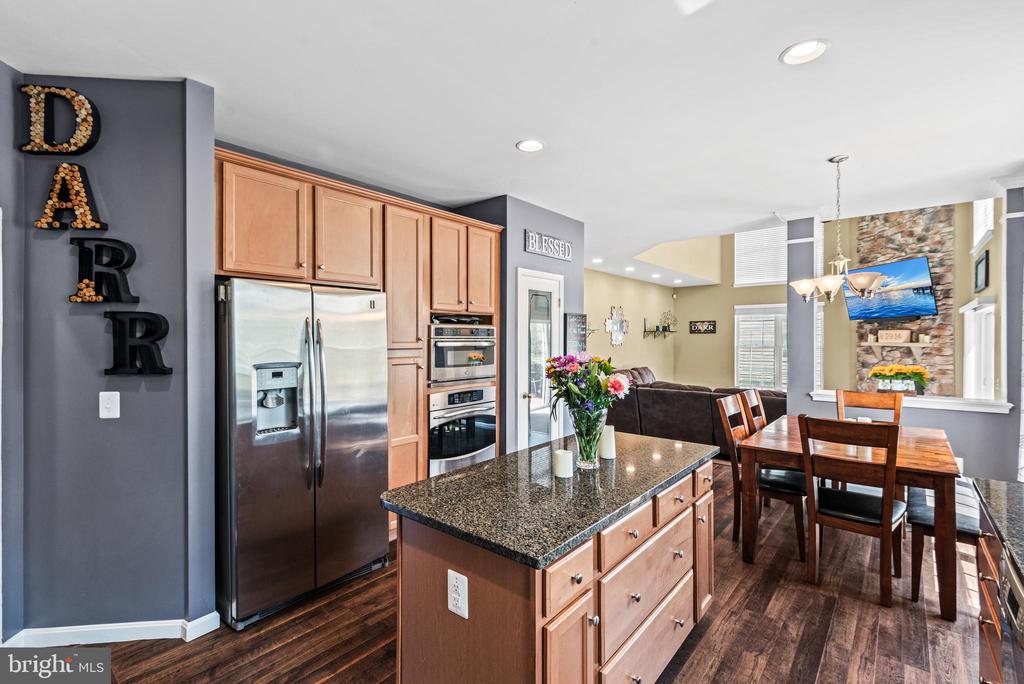 1204 SEDGWICK DRIVE