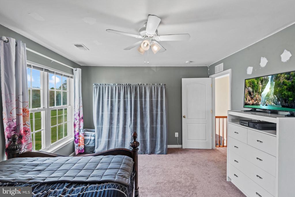 1204 SEDGWICK DRIVE