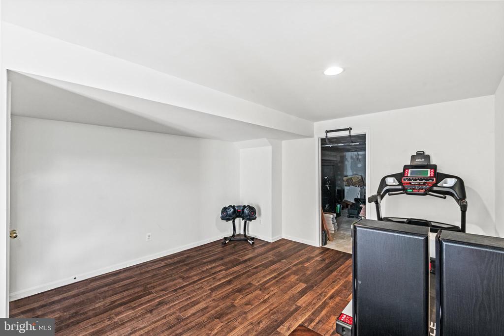 1204 SEDGWICK DRIVE
