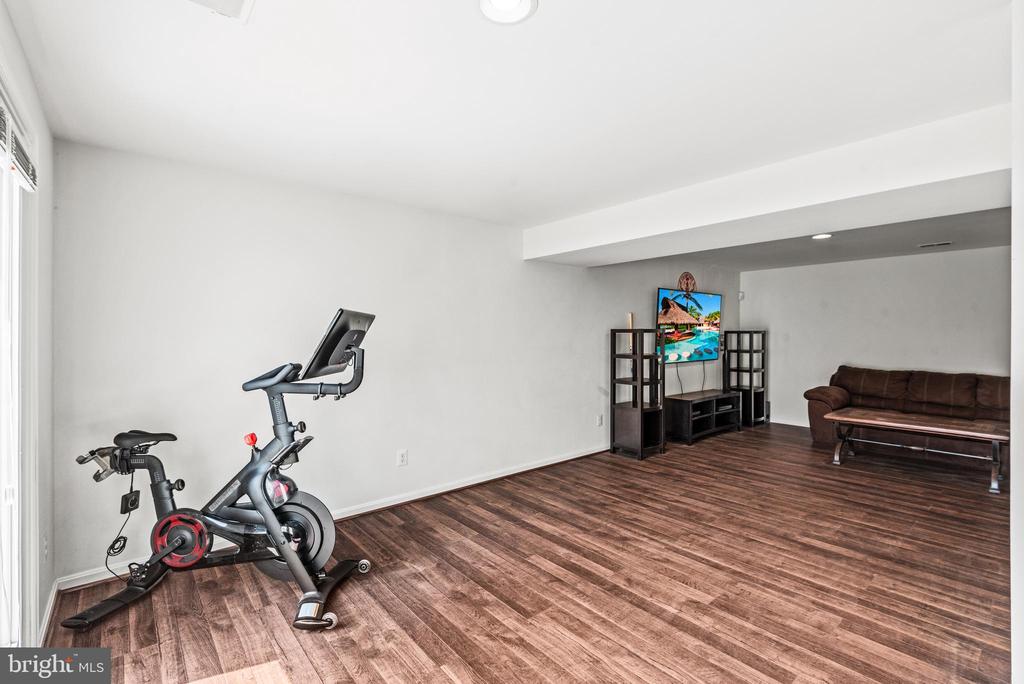 1204 SEDGWICK DRIVE