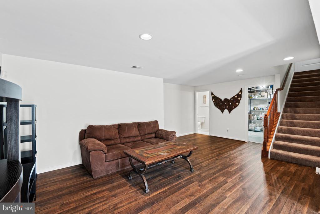 1204 SEDGWICK DRIVE