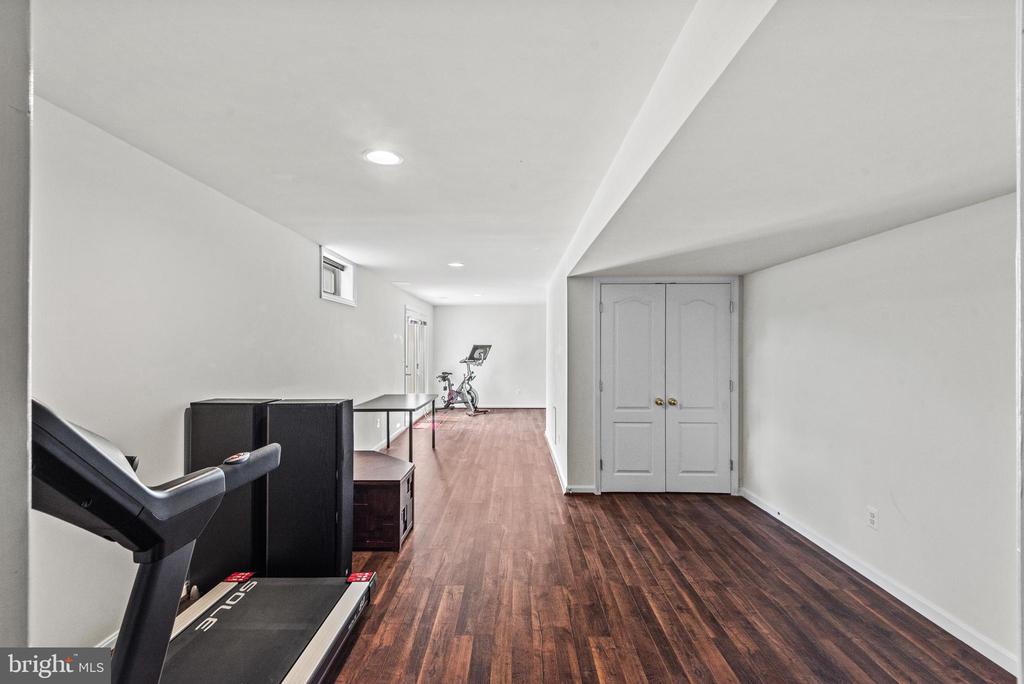 1204 SEDGWICK DRIVE