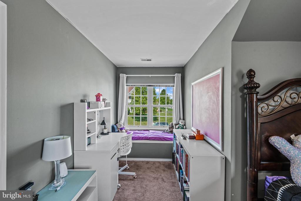 1204 SEDGWICK DRIVE