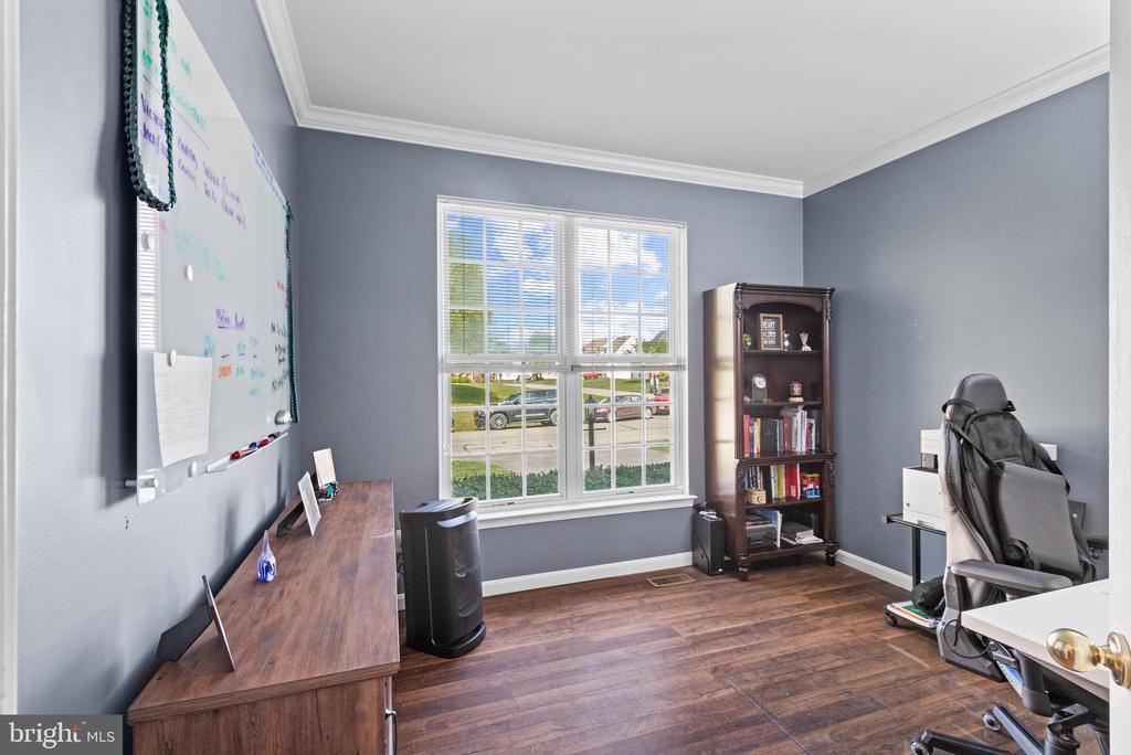 1204 SEDGWICK DRIVE