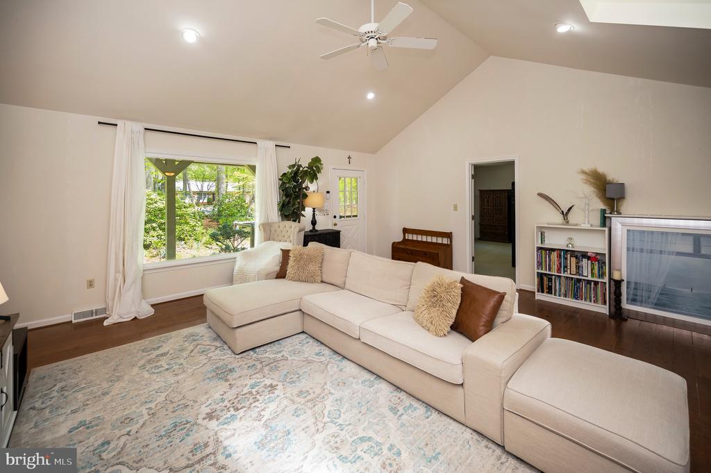 302 GOLD VALLEY ROAD