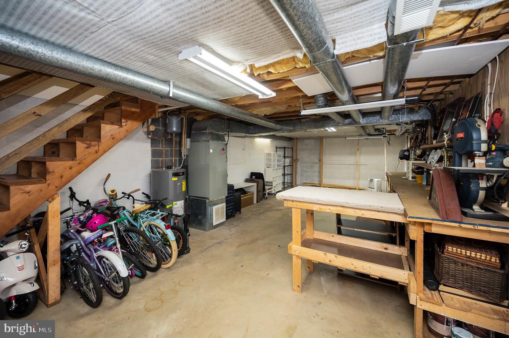 302 GOLD VALLEY ROAD