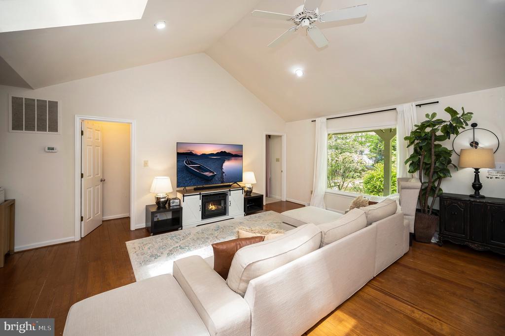 302 GOLD VALLEY ROAD