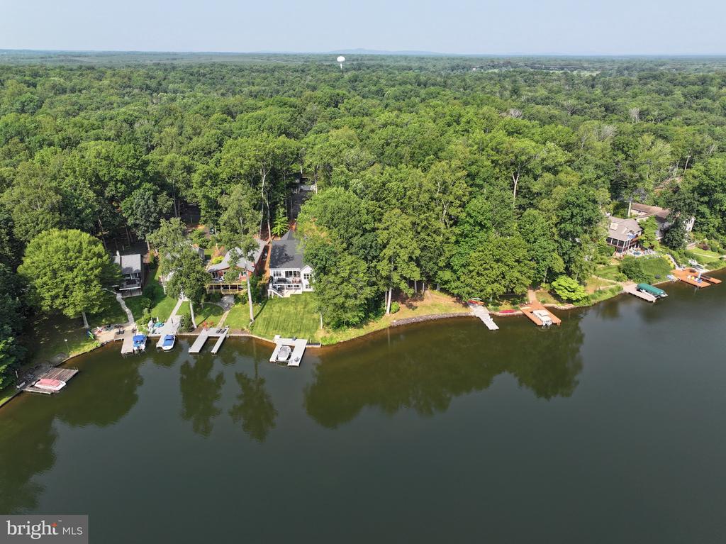 121 HILLSIDE DRIVE