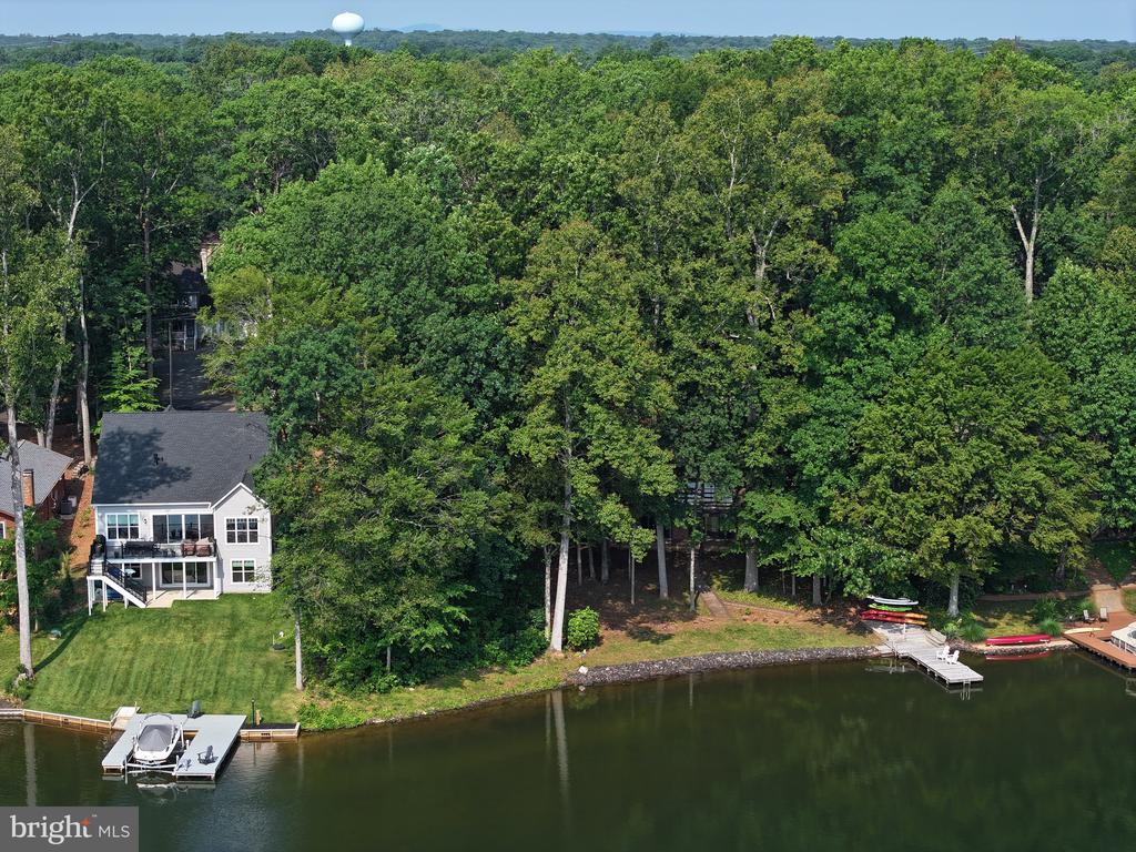 121 HILLSIDE DRIVE