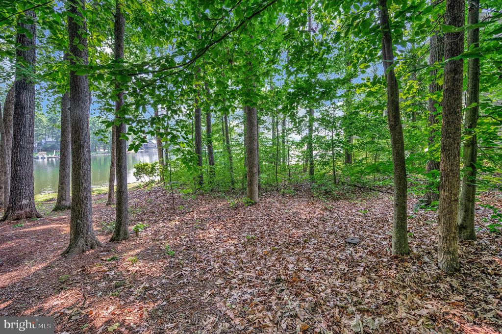 121 HILLSIDE DRIVE