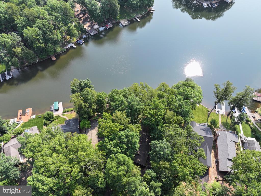121 HILLSIDE DRIVE
