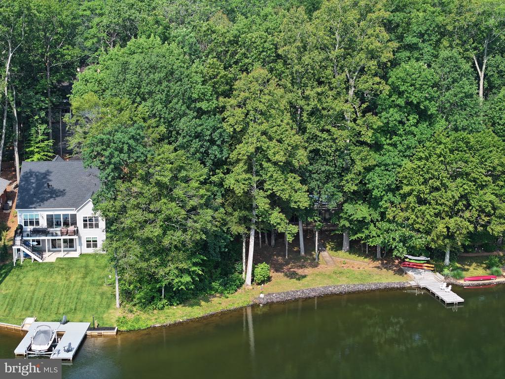 121 HILLSIDE DRIVE