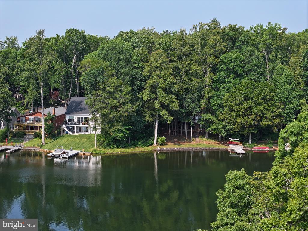 121 HILLSIDE DRIVE