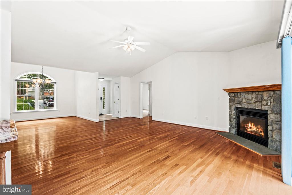 3409 LAKEVIEW PARKWAY