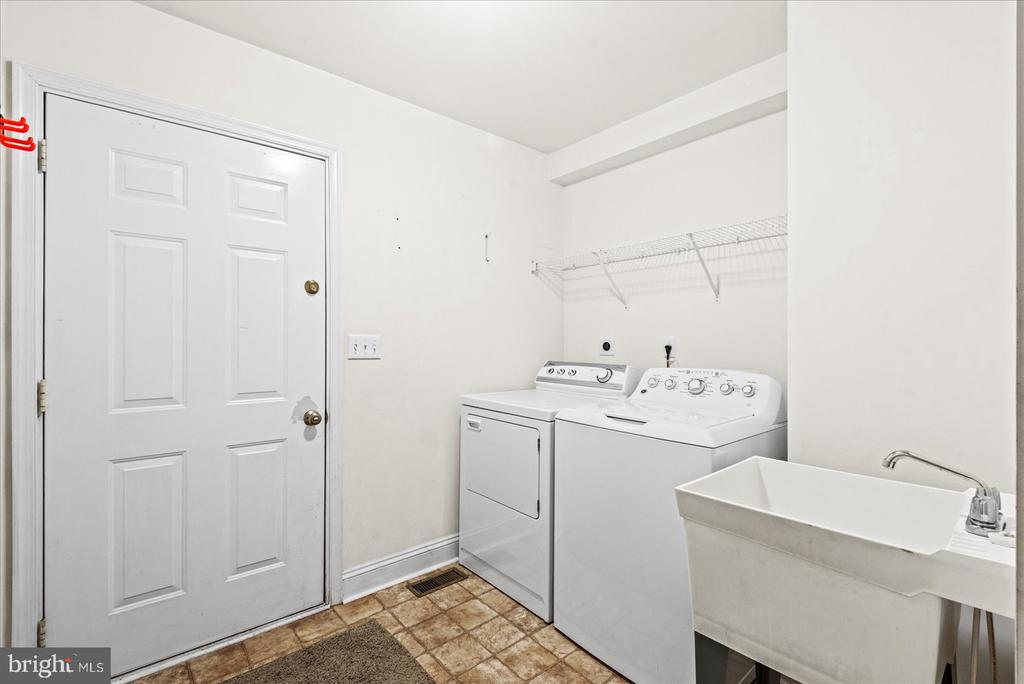 3409 LAKEVIEW PARKWAY