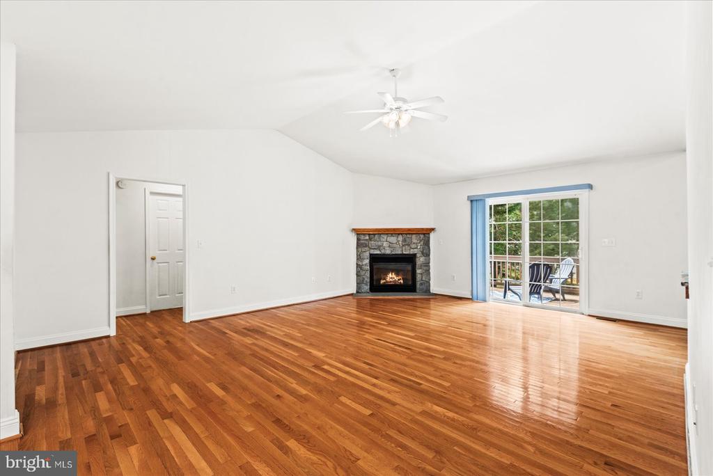 3409 LAKEVIEW PARKWAY