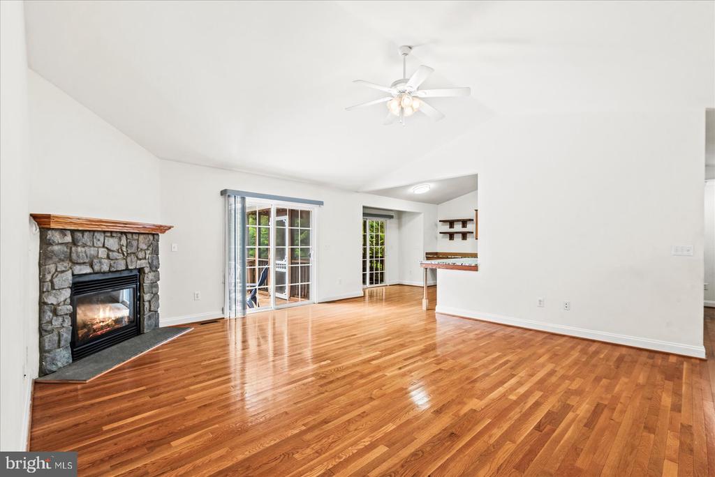 3409 LAKEVIEW PARKWAY