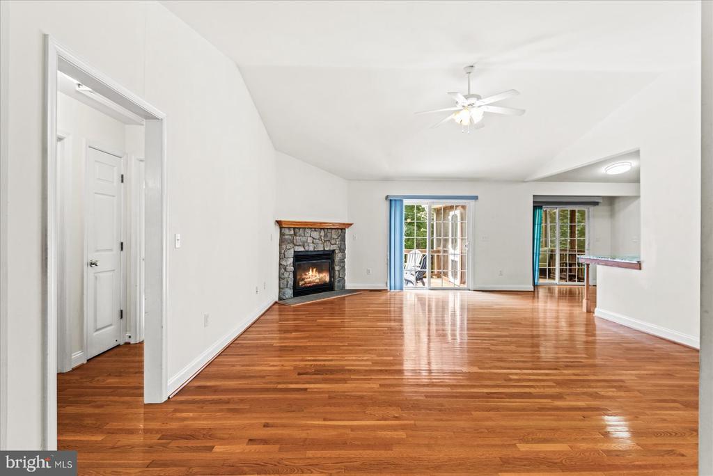 3409 LAKEVIEW PARKWAY
