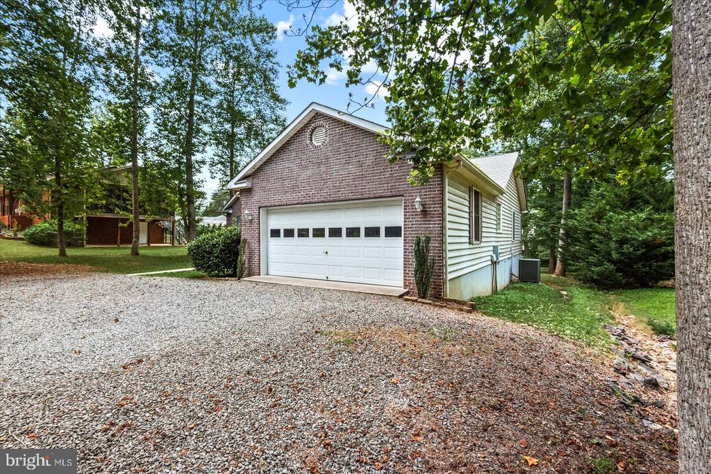 3409 LAKEVIEW PARKWAY