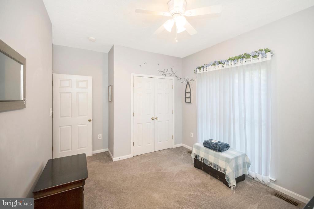 411 LAKEVIEW PARKWAY