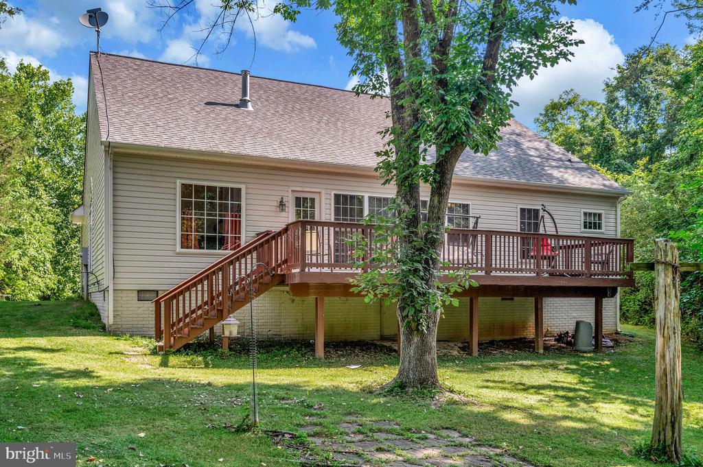 411 LAKEVIEW PARKWAY