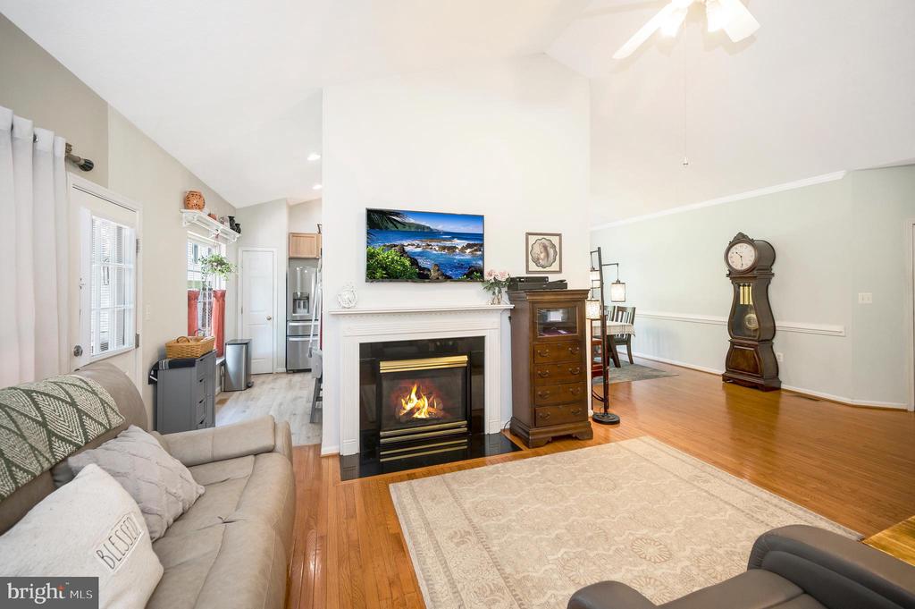 411 LAKEVIEW PARKWAY