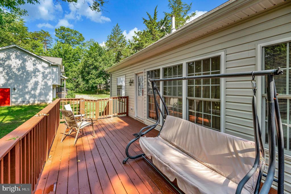 411 LAKEVIEW PARKWAY