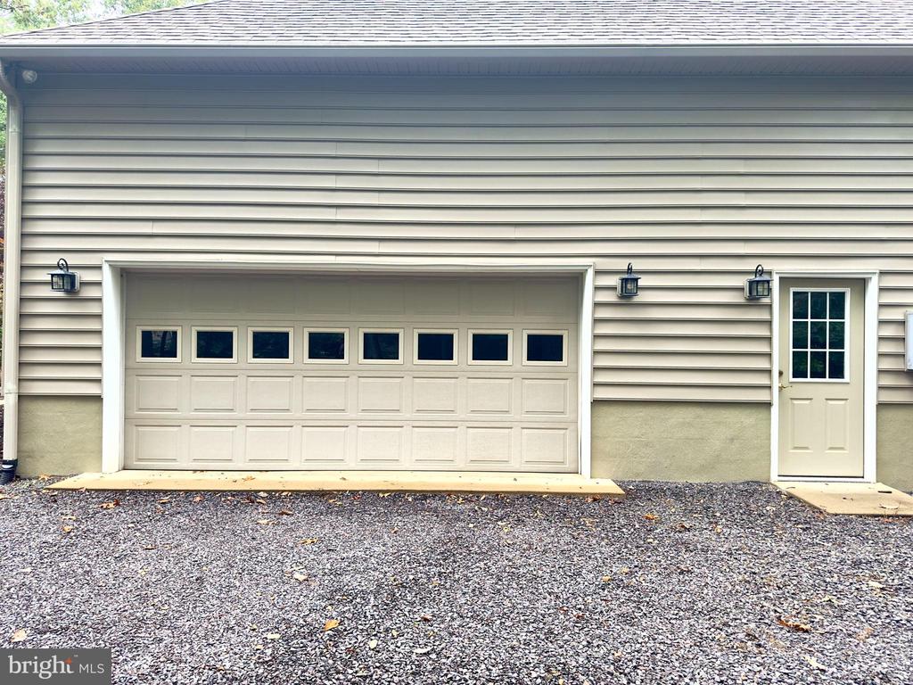 120 EAGLE COURT