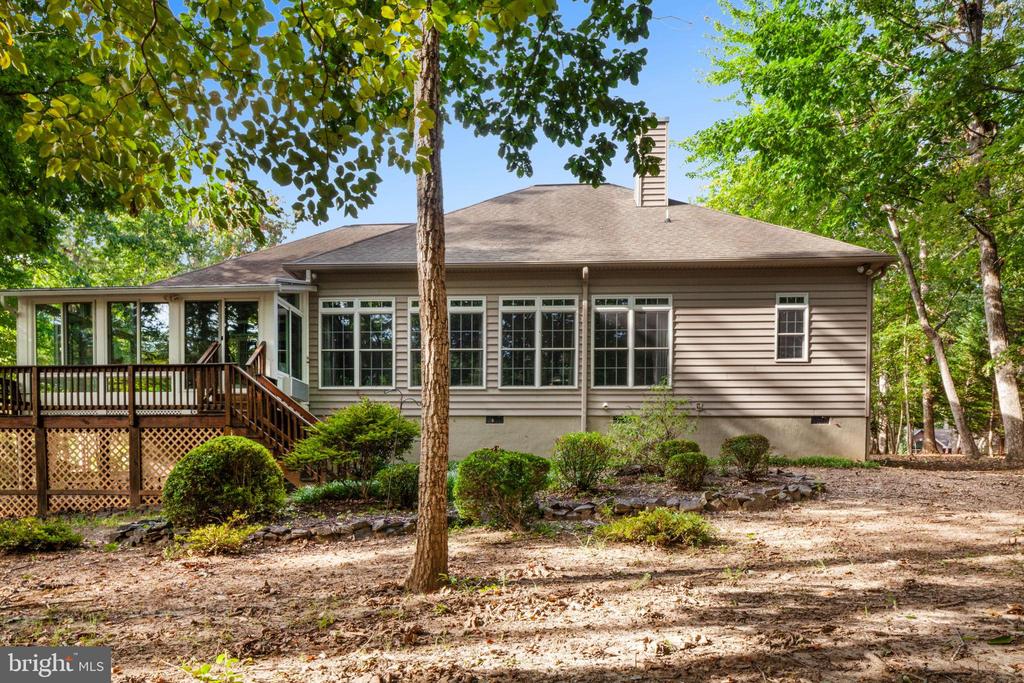 120 EAGLE COURT
